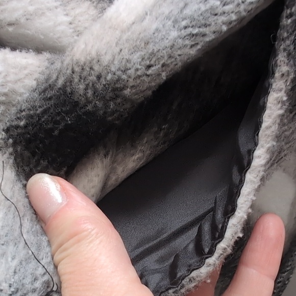 Free Country Black Tan White Plaid Shacket - Picture 6 of 7